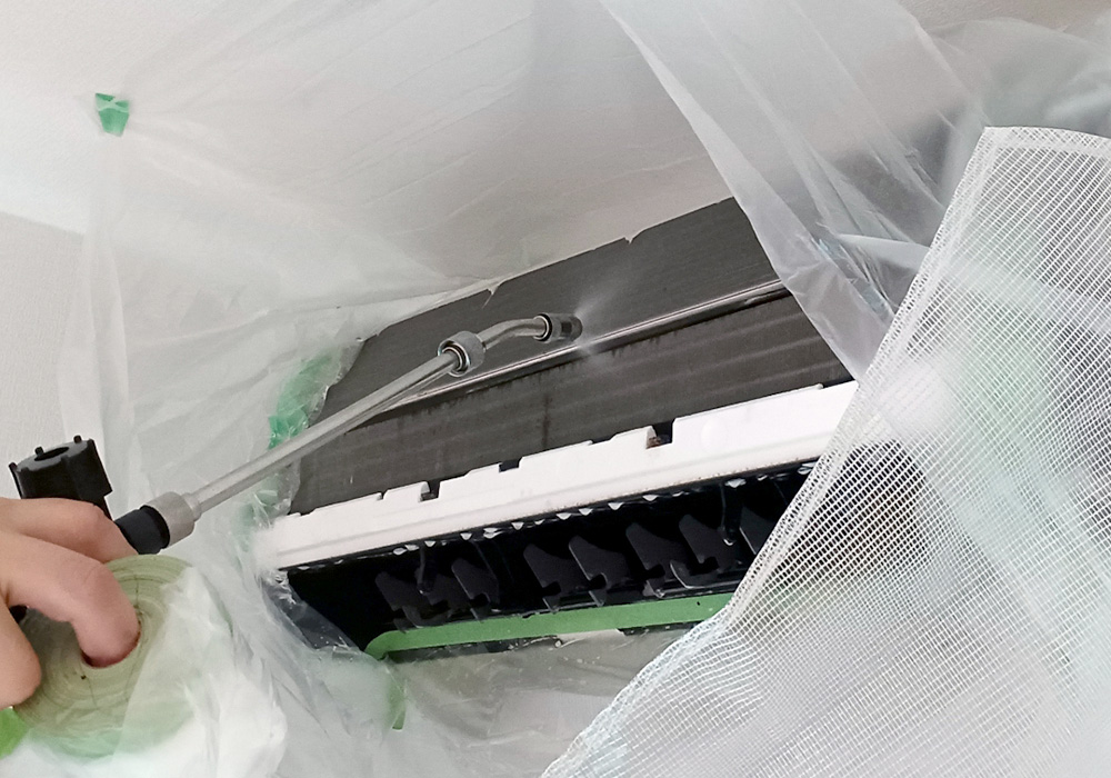 各種エアコンを徹底的にクリーニング